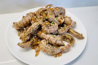 超简单的椒盐皮皮虾（超好吃）