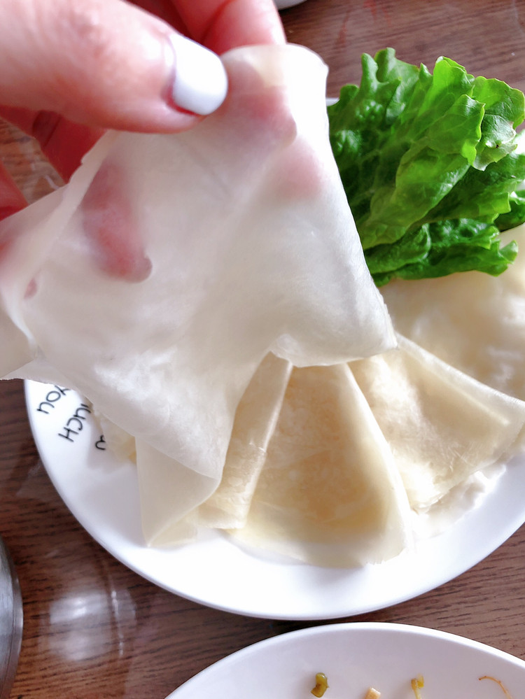 春饼（薄如蝉翼，超简单版）的做法