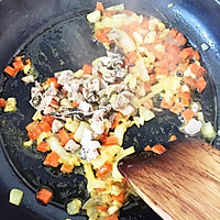 蒜蓉生蚝炒饭的做法图解4