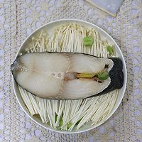 金针菇蒸鳕鱼的做法图解3