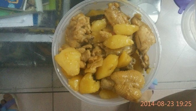 鸡肉炖土豆