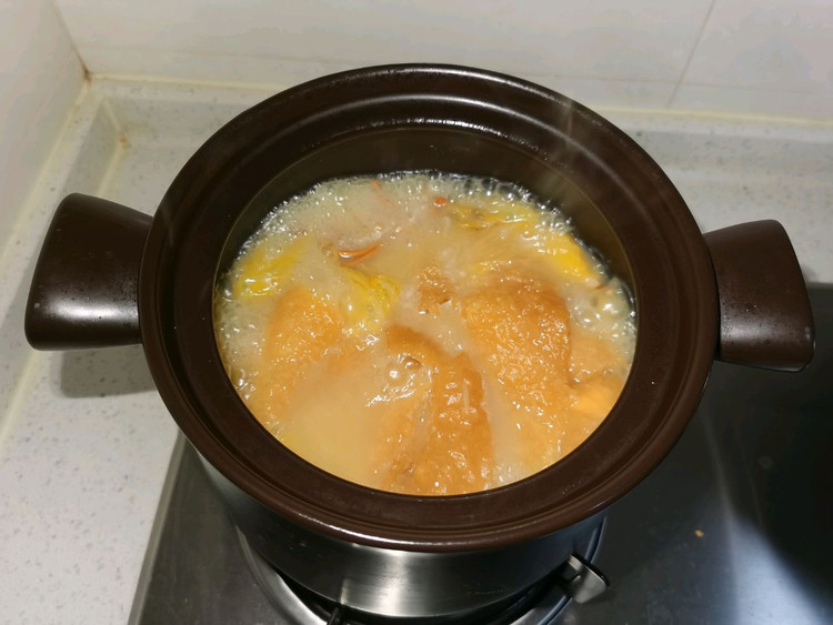 金汤火腿炖白菜的做法