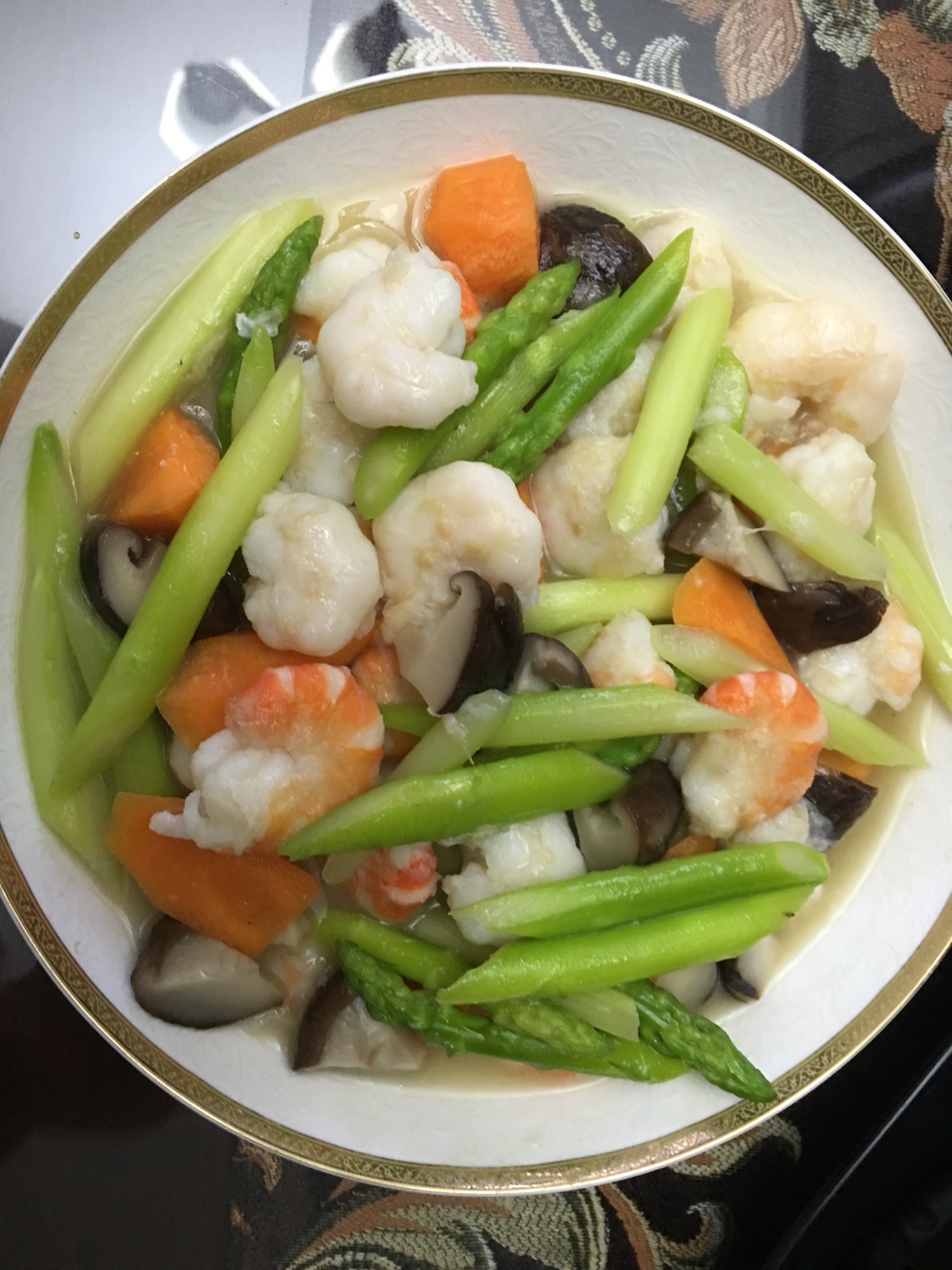 Shrimp with vegetables