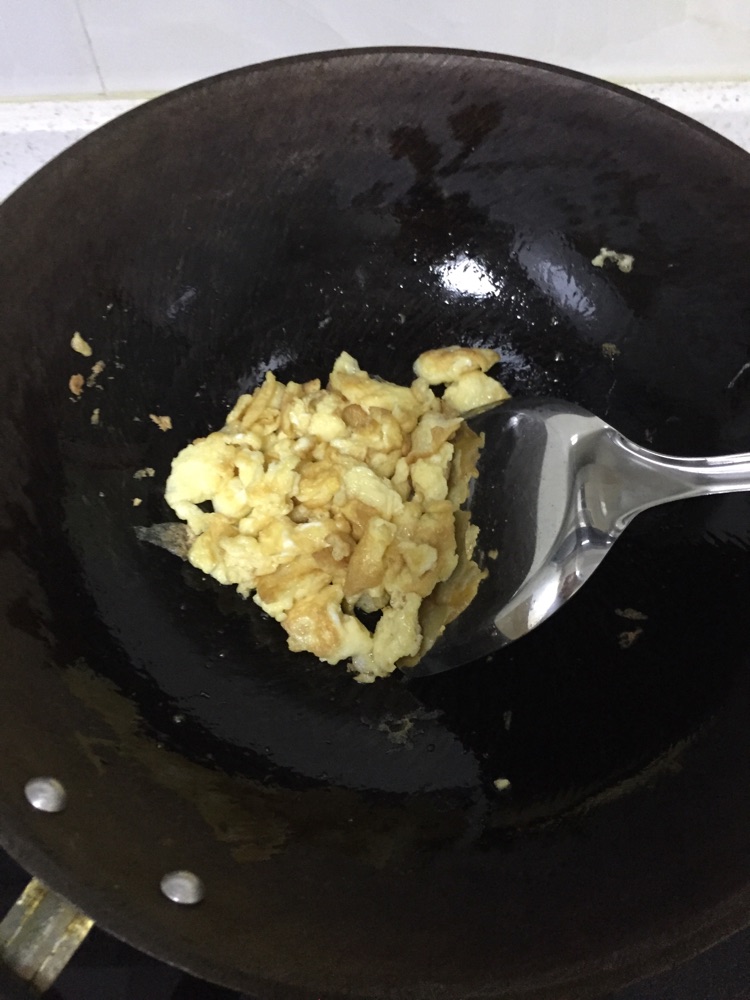 洋葱炒蛋的做法图解3