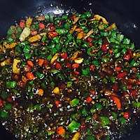 双椒牛蛙的做法图解1