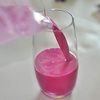 龙舌兰火龙果奶昔的做法图解7