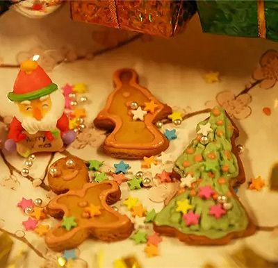 圣诞树下的姜饼爱情
