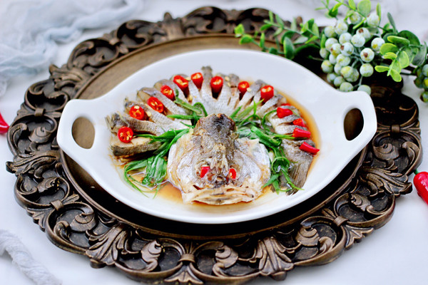 鲜掉眉毛的清蒸鲈鱼