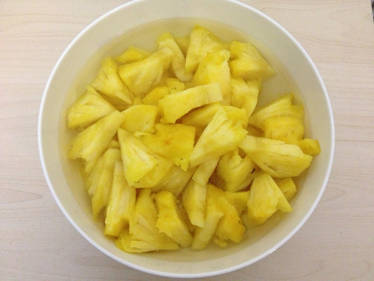 盐水菠萝的做法