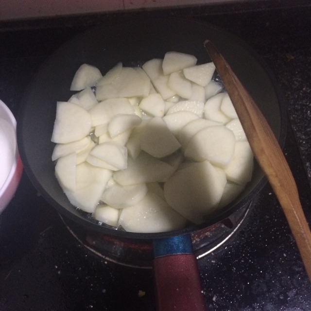 土豆炒青椒的做法图解2