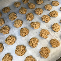 蛋黄米粉酥饼的做法图解9
