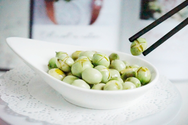 清凉夏日，鸡汁莲子米的做法