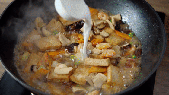 鲜香美味，各种食材吃着有滋有味 ——八珍豆腐盖浇饭的做法图解12