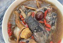 秋冬姬松茸茶树菇乌鸡汤，广东人靓汤的做法