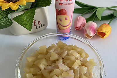 苹果炼乳酸奶碗