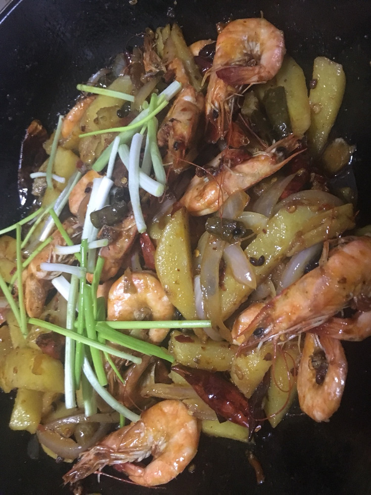 干锅土豆香辣虾的做法