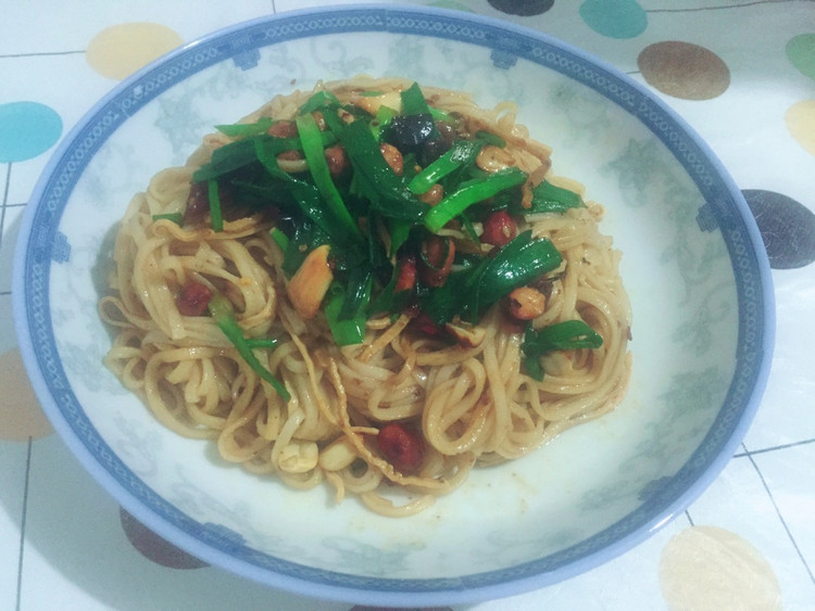 早餐挂面拌面的做法