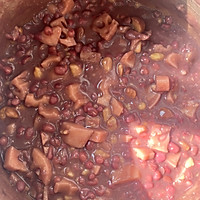 #晒出你的中秋团圆饭#板栗莲藕红豆汤的做法图解3