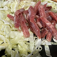 十分钟快手早餐 黑椒牛排包菜卷的做法图解5