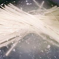 每一口，都让舌尖留恋【白花菜肉沫拌面】| 元気汀的做法图解8