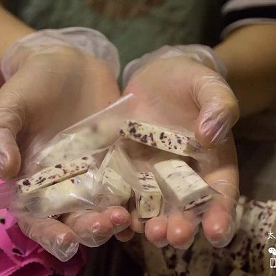 蔓越莓牛牛糖