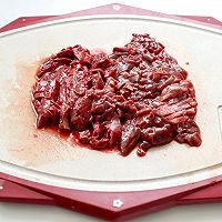 #异域美味 烹饪中式年味#蒜苗爆腰花的做法图解4