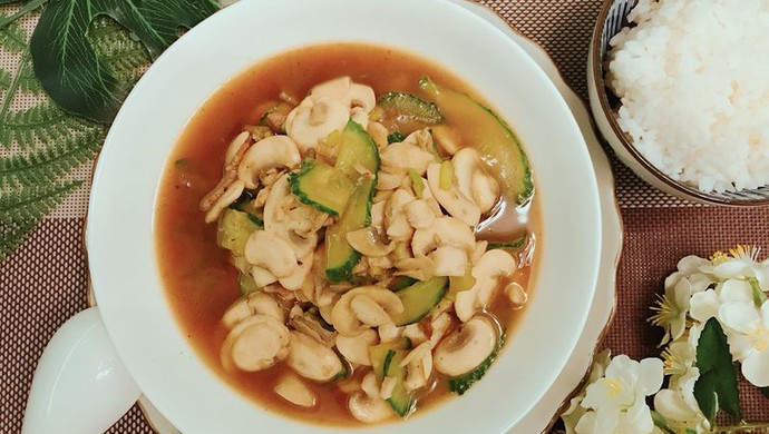 快手下饭菜之肉片炒口蘑