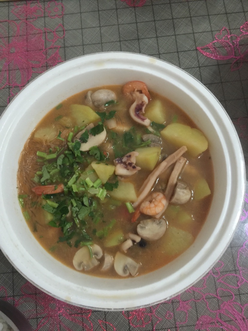 口蘑土豆炖海鲜