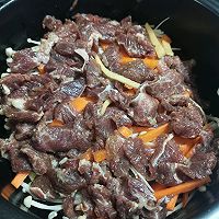 金针菇牛肉煲的做法图解5