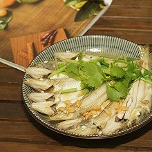 豆酱水煮沙尖鱼，传统的潮汕家常菜，更能品尝到鱼肉的鲜味