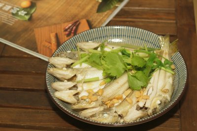 豆酱水煮沙尖鱼，传统的潮汕家常菜，更能品尝到鱼肉的鲜味