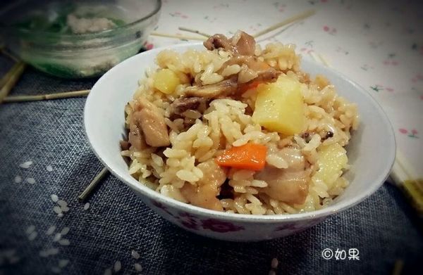 土豆鸡腿肉焖饭