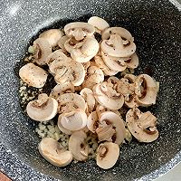 芦笋炒口菇，美味又健康的做法图解4