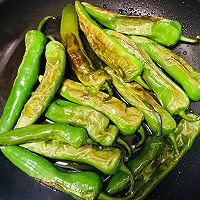 油焖尖椒的做法图解2