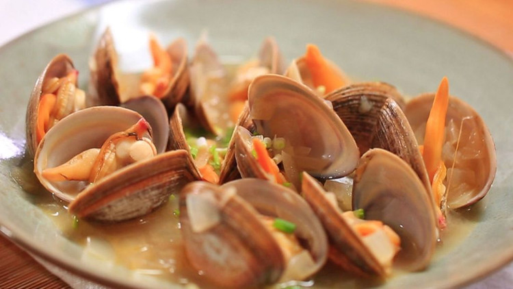 蛤蜊浓汤的做法