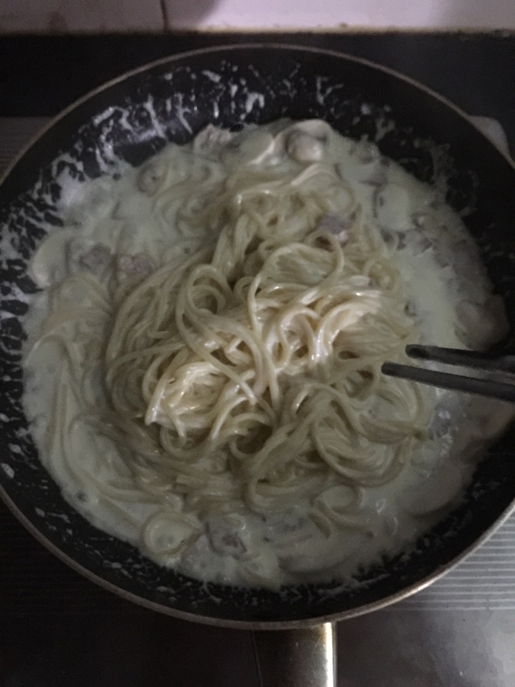 奶?油?蘑?菇?培?根?意?面?的做法图解7