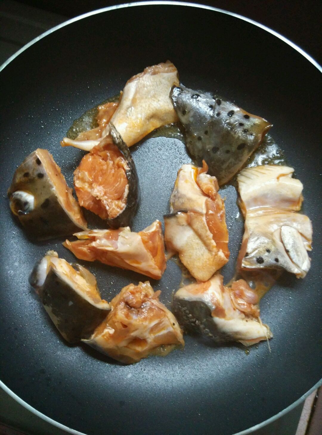 香煎三文鱼怎么做_香煎三文鱼的做法视频_ONEBOX_豆果美食