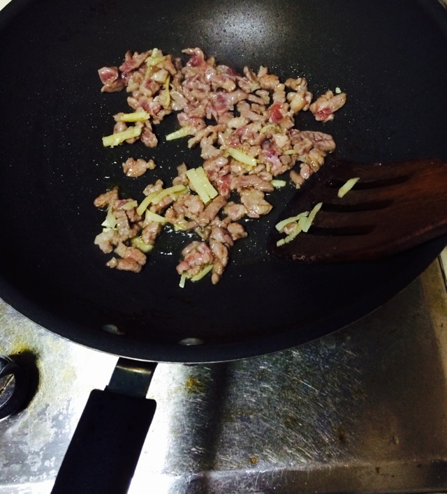 微辣豆芽韭菜炒肉丝|下饭利器|养老公不重样的做法图解2