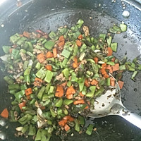 橄榄菜四季豆炒肉沫的做法图解3