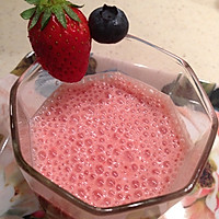 草莓酸奶的做法图解1