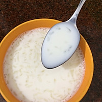 牛奶炖燕窝的做法图解4