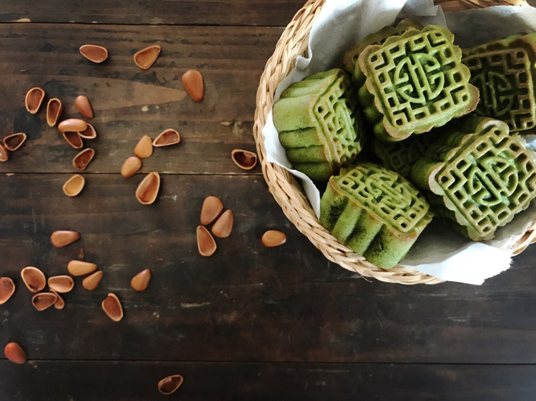 广式抹茶红豆月饼的做法