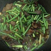 超级下饭菜蒜苗（或蒜苔）炒肉片的做法图解5