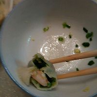韭菜鸡蛋虾仁水饺的做法图解6