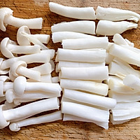 #一勺葱伴侣，成就招牌美味#海鲜菇豆腐汤的做法图解3