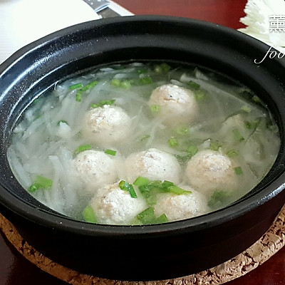 砂锅豆腐丸子萝卜丝汤