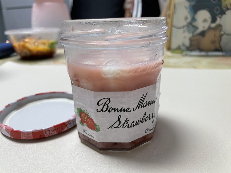 草莓摇摇奶昔的做法