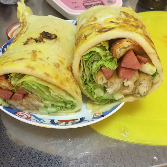 老干妈煎饼果子加五谷豆浆的做法图解12