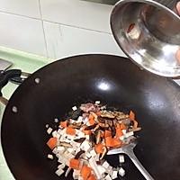 香菇排骨焖饭的做法图解5