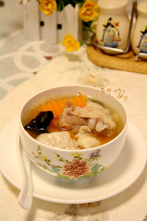 大喜大牛肉粉试用之一鱼鳔南瓜排骨汤的做法